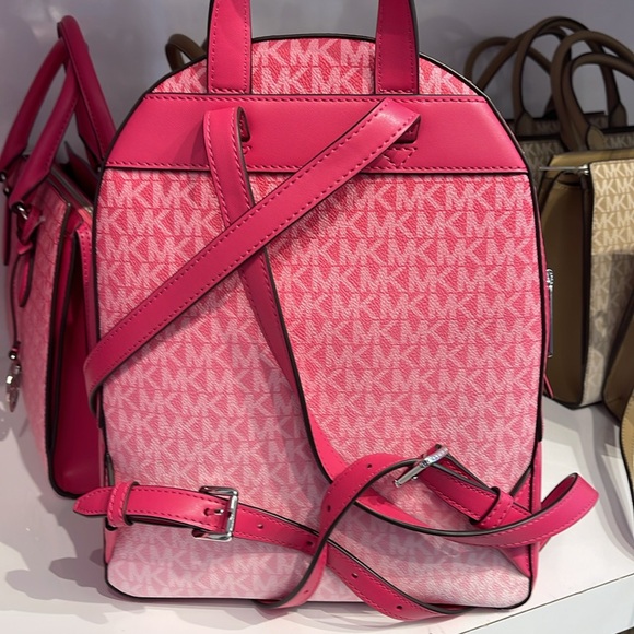 Michael Kors Jaycee Medium Ombré Signature Logo Backpack
Dragonfruit
NWT - Picture 7 of 13